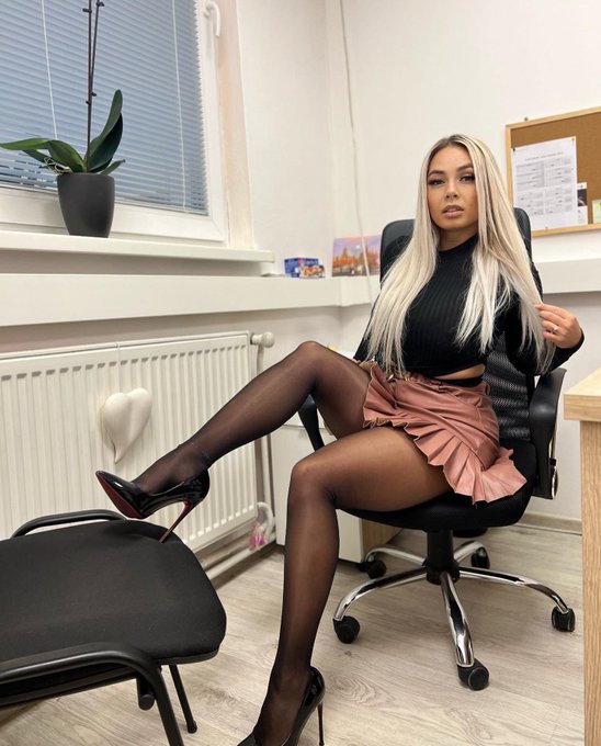 Which outfit is the better? 1 or 2 or 3 or 4? 💋😊❤️❤️❤️❤️ https://t.co/Etiztr4pQO<a href="/tag/novaprofilovafotka"class="tags"><span>#novaprofilovafotka</span></a>