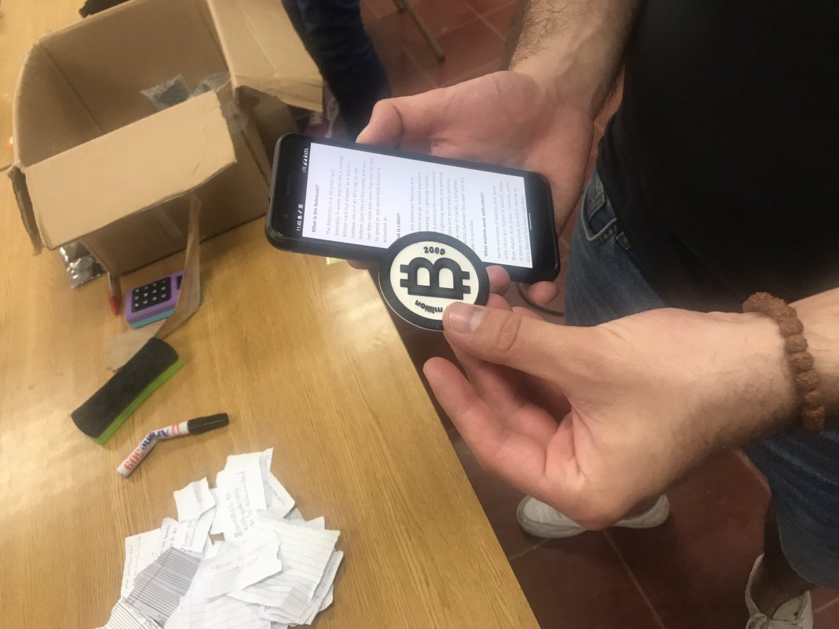 lissadeva's tweet photo. Teaching #bitcoin wallets and #LightningNetwork en El Salvador https://t.co/CCeiN4SV7i