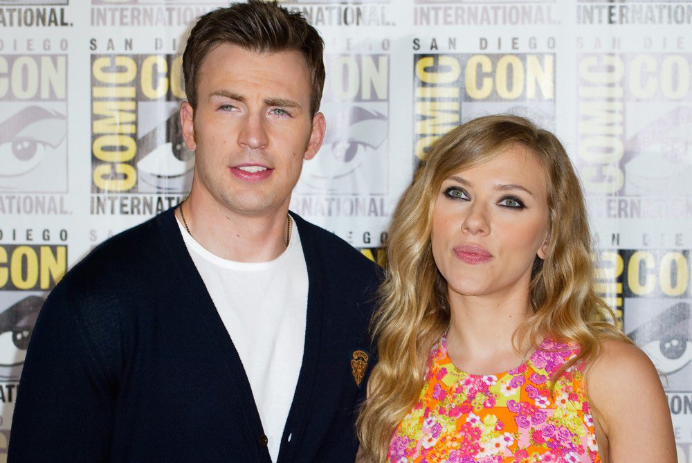 miss_LulaMae's tweet photo. Chris Evans and Scarlett Johansson at the San Diego comic con 2013 were so incredibly beautiful, c'mon! like, they dazzled everyone who looked at them https://t.co/hGW14eW9Tk