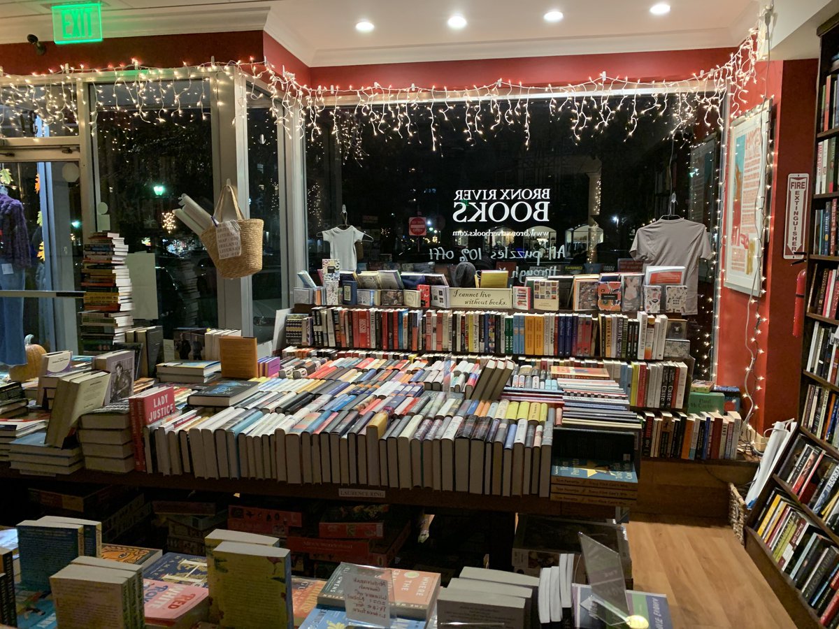 BronxRiverBooks's tweet photo. Winter is coming. Sun sets tonight at 4:34. But ⁦@BronxRiverBooks⁩ is open until 6:00 pm every night. https://t.co/uQwpVdjgJl