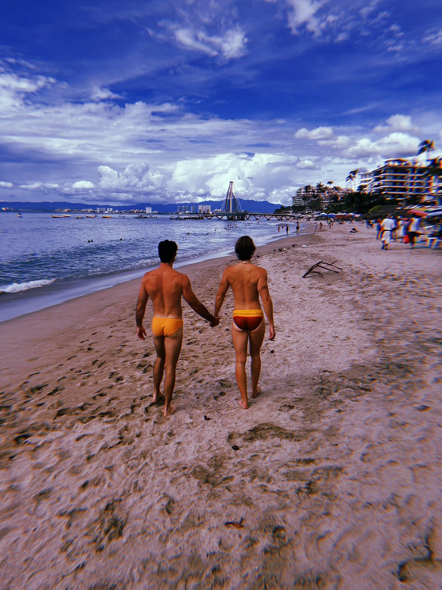 thuntergoga's tweet photo. happy birthday lover boy @devbabe_ 💕

life’s a beach with you https://t.co/qXE8DctrwZ