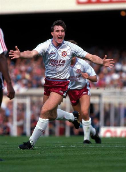 AvfcArchive's tweet photo. Alan McInally, 1988.

#AVFC https://t.co/S0E2sMUGph