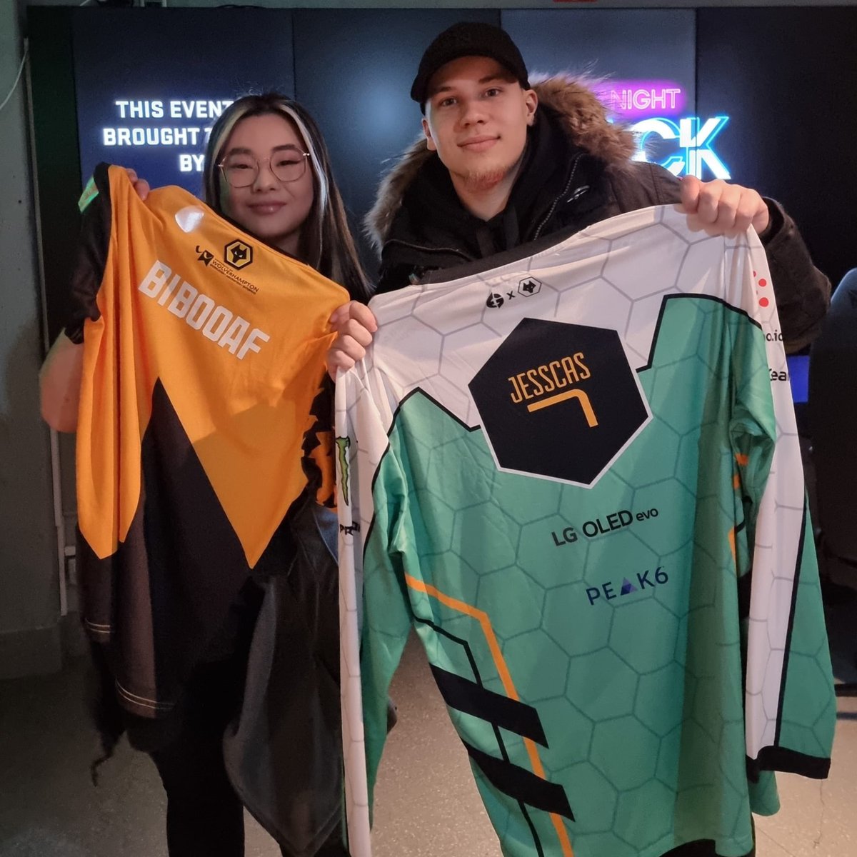 BiBooAF's tweet image. 2 days ago we had the chance to cross the path of our partnered team @EvilGeniuses during our bootcamp in Stockholm to prepare Jönköping Major!
Happy to have swapped a jersey with @jesscas_csgo ,super kind and smiley, best of luck for your tournament at #DreamHackWinter 🤜🤛💙🤍