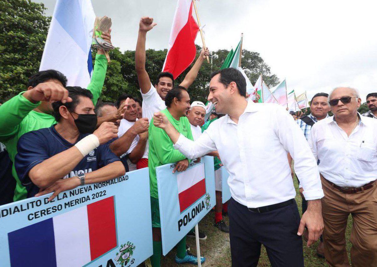MauVila's tweet photo. Inauguré el Mundialito del Centro de Reinserción Social, evento deportivo que es una réplica del Mundial Qatar 2022, donde participan más de 500 internos del penal representando ... (1/2) https://t.co/TpzeGHhKxK