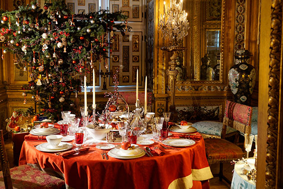 Christmas is spectacular in France. Visit one of the great stately châteaux that dress themselves up to the nines for the holiday maryannesfrance.com/events/christm… @atoutfranceukpr <a href="/atoutfranceuspr/">News from France</a> <a href="/atout_france/">Atout France</a> #bgtw <a href="/satw/">Society of American Travel Writers</a> #france #francetravel