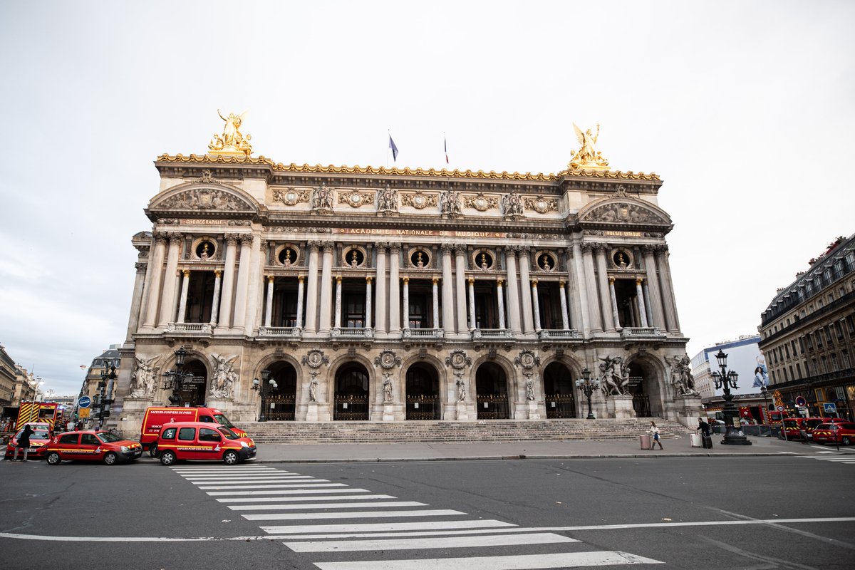 PompiersParis's tweet image. Ce matin, les pompiers de Paris ont mené un exercice d&apos;ampleur dans un des lieux les plus célèbres au monde: le Palais Garnier 🎭
En plus d&apos;assurer la protection de la population, la BSPP assure également la sécurité des œuvres d&apos;art et des lieux historiques de la capitale.