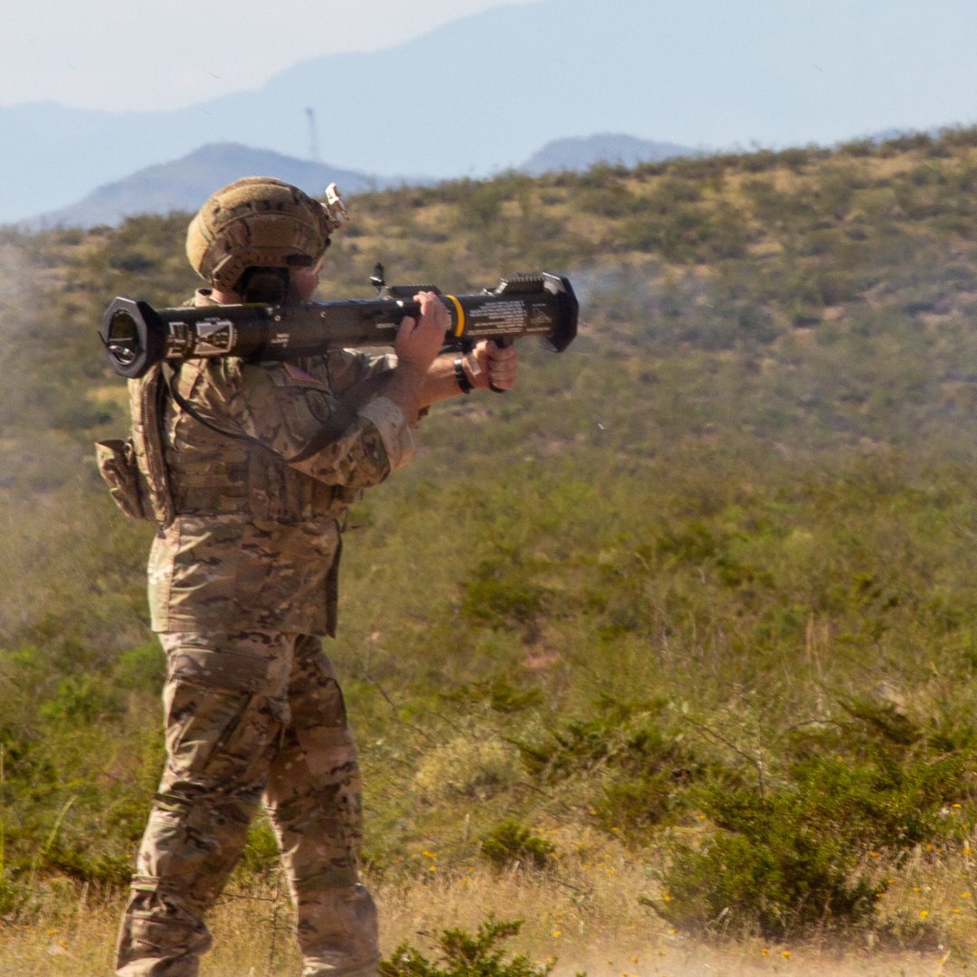 GreenBeretFound's tweet photo. #GreenBerets from the 10th SFG(A) shot different weapons and launched mortars and rockets during SAGE EAGLE 22 at White Sands Missile Range, N.M. #SAGEEAGLE22 is an Unconventional Warfare exercise. #militarytraining #specialforces #SOF https://t.co/I9Chockvz9