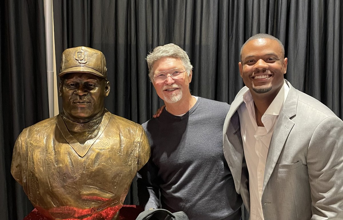 Blair_Prince's tweet photo. #GitDown! ⁦@trOUbleBackes85⁩ ⁦@JourdanBlake_⁩ ⁦@OU_Football⁩ Thank You ⁦@soonerad⁩ ⁦@OUTip1⁩ ⁦@JoshNorman_OU3⁩ Gr8 Night Miss Freda https://t.co/9fdRuxoEZ3