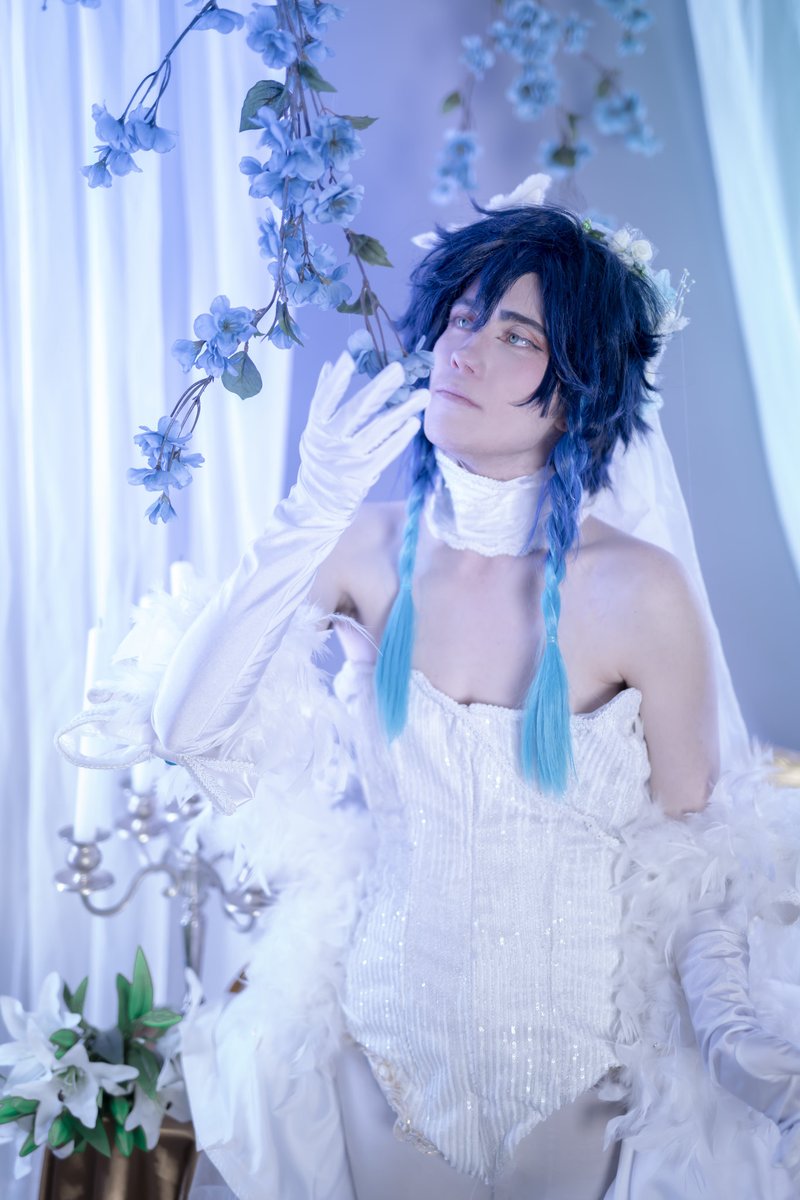 Kyrianvt's tweet photo. I'm posting the remaining 4 photo from the wedding version of venti to commemorate @ErikaHarlacher wedding :) I hope everything went well and that this can make your day <3

#Genshinlmpact #cosplay #genshinimpactcosplay #venticosplay #venti https://t.co/fLnajxb7LV
