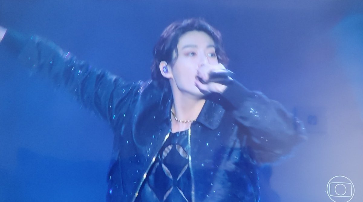 updatecultura's tweet photo. 🚨 Jungkook (BTS) faz história e se torna o primeiro ato de K-pop a performar em uma cerimônia de abertura da Copa do Mundo. #QatarWorldCup2022 https://t.co/KUH7B7zs5Z
