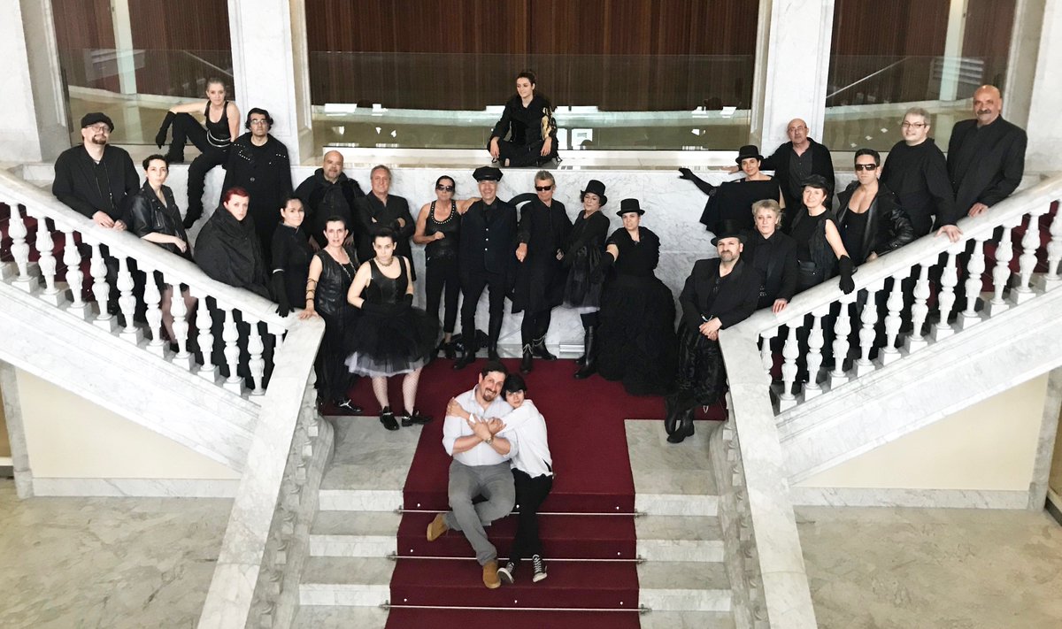 DonostiaOpera's tweet photo. Atzo Euskadi Irratiko gure proiektuei buruzko programa entzun ez bazenu, hemen duzu esteka.

https://t.co/eFq5O9VyO7

@amarauna.euskadiirratia #PudenteOpera #DivinaOpera #Opera #Donostia #Gipuzkoa https://t.co/dNn64DMWzC