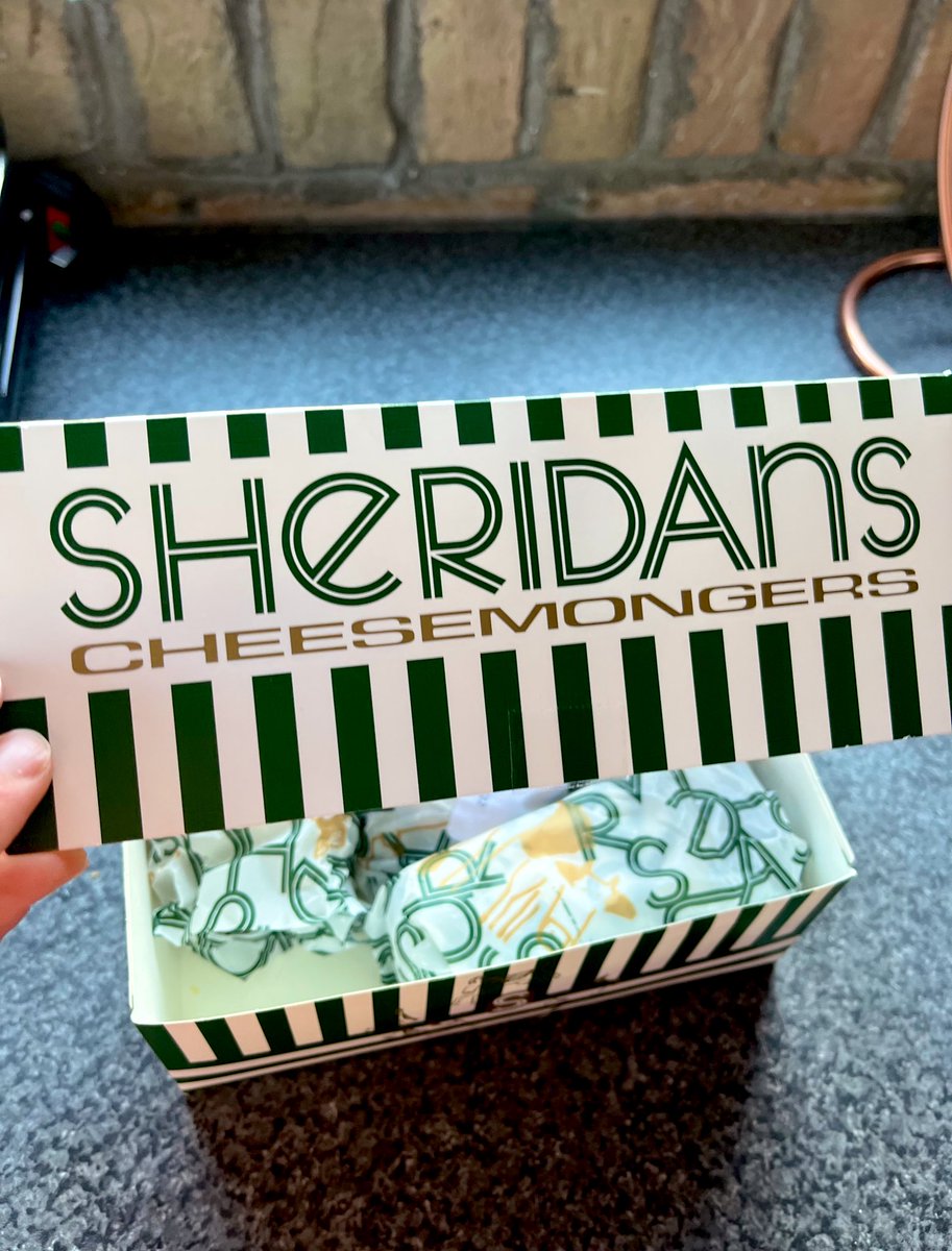 The monthly subscription that everyone needs 🧀 🤤 @SheridansCheese 👌🏻