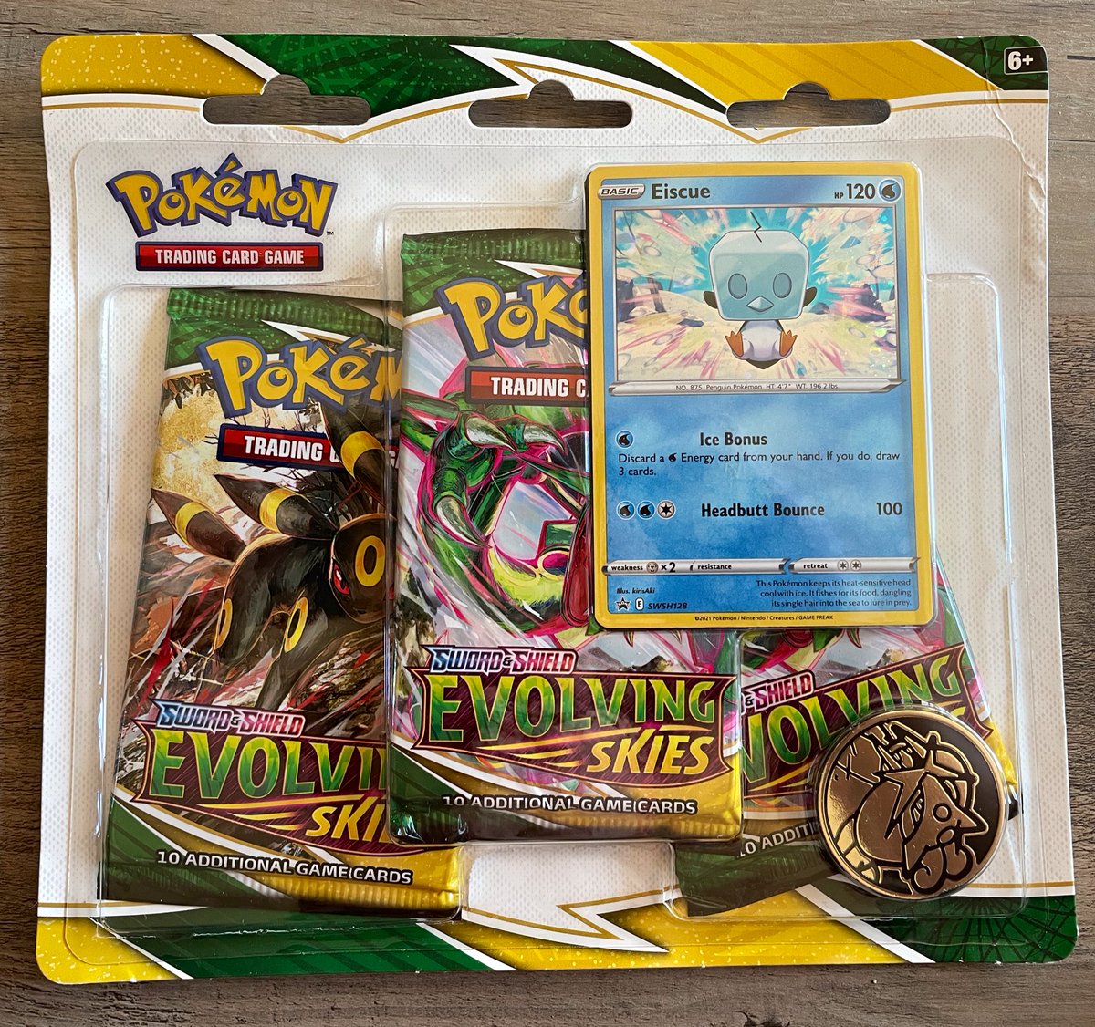 _Marissa_Renee's tweet photo. Thank you @d0mmynyc ! Received my package today. Here are the pulls 😊 love the Braviary https://t.co/jjKVDZ7uYN