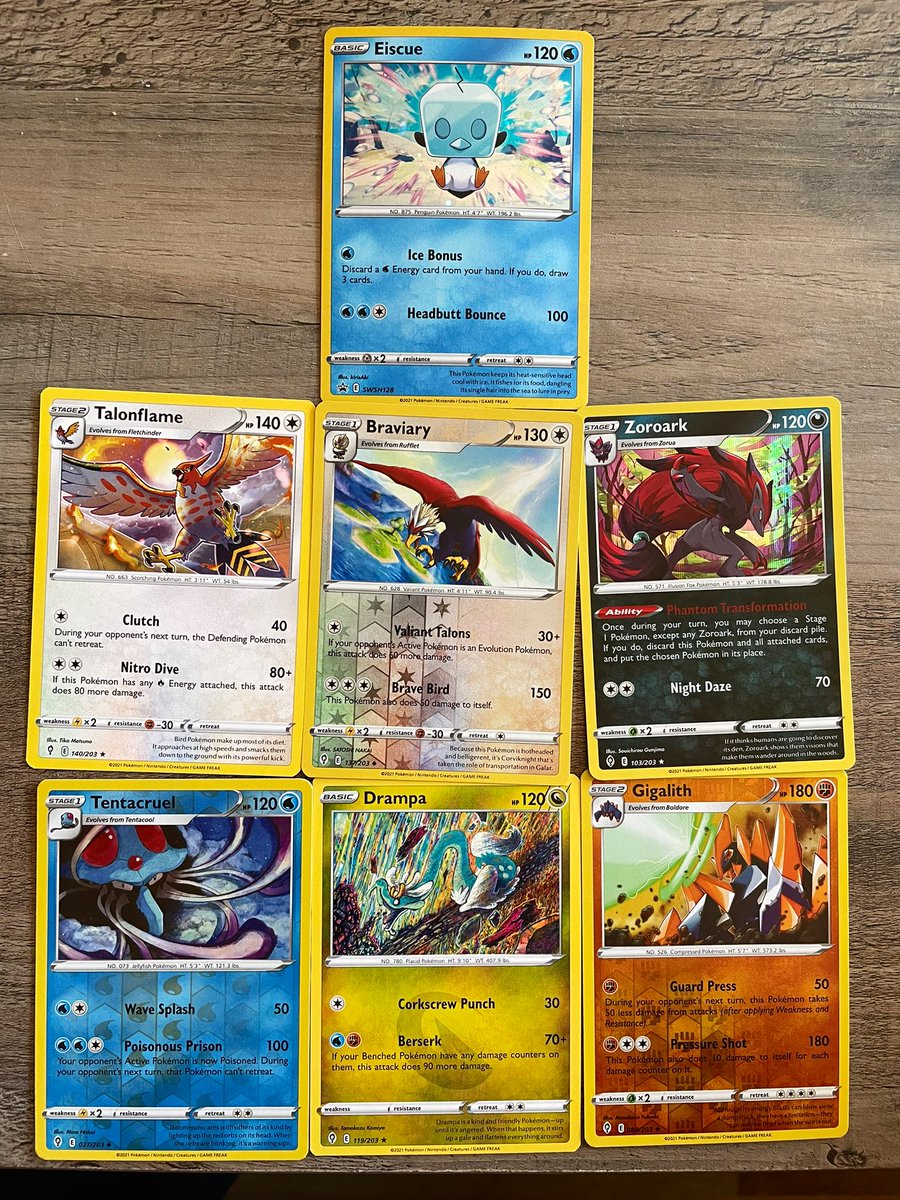 _Marissa_Renee's tweet photo. Thank you @d0mmynyc ! Received my package today. Here are the pulls 😊 love the Braviary https://t.co/jjKVDZ7uYN