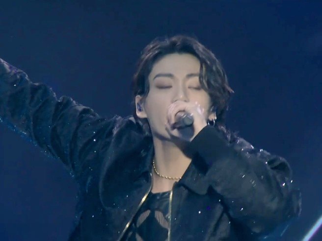 MonicaYadav08's tweet photo. He's a star, he is a superstar, he is BTS' Jeon Jungkook. So proud of you, JK! Feels surreal. You did well. Proud is an understatement. I hope you continue to excel in everything you do. Onwards and beyond ✨

 #FIFAWorldCup #JungkookAtFIFAWorldCup #Dreamers @BTS_twt https://t.co/uBvzxTBgSg