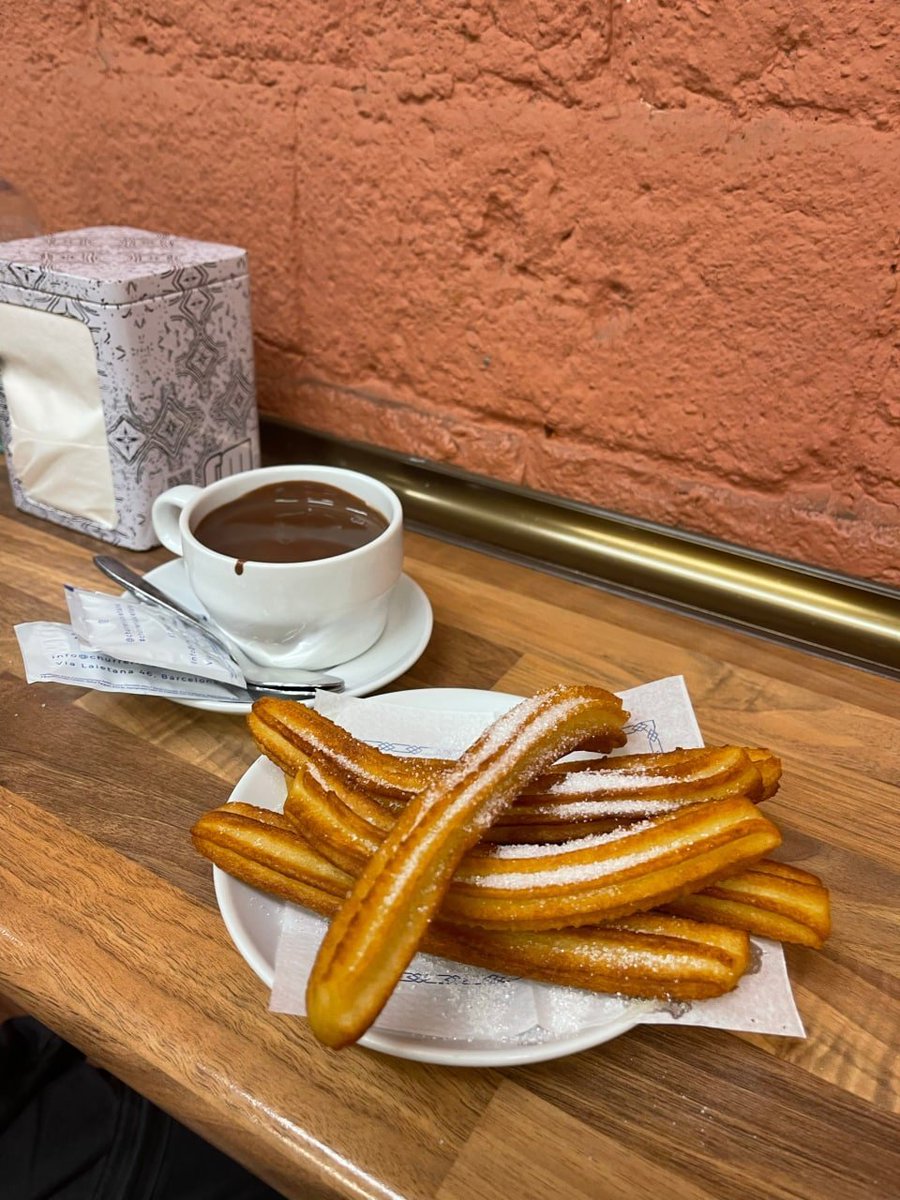 atkinson_18's tweet photo. Who likes churos? I can eat this everyday 😍 
#foodislife #foodismylife #DMme #letseattogether https://t.co/9DjdYDgHPK