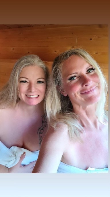 Rosella Extrem’s pics and videos