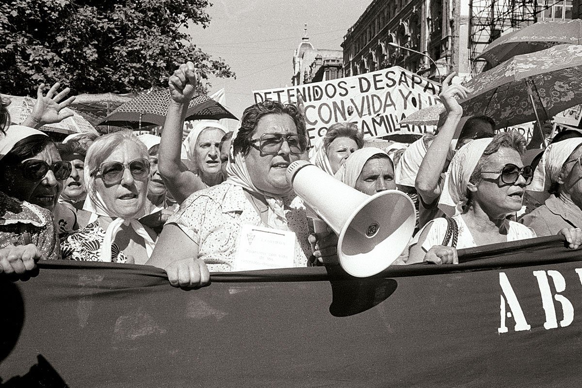 EstacionSur917's tweet photo. Siempre te vamos a encontrar en la Plaza. 

¡Hasta la victoria, querida Hebe! ♥️ https://t.co/GZX0kR3i90