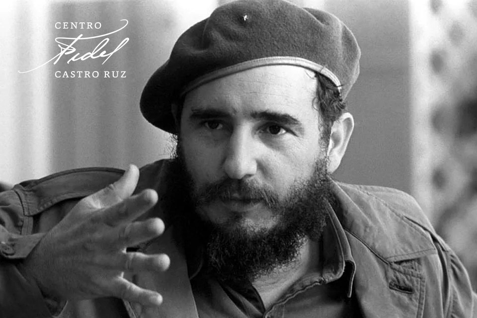centrofidel's tweet photo. #Fidel:"Al mundo le conviene que haya países y regiones capaces de participar en un mundo multipolar, al mundo le conviene una #Rusia fuerte, una #China fuerte, le conviene una Europa fuerte, no tengo sobre eso la menor duda". #FidelVive #LíderEterno https://t.co/IoMcrB0sj3