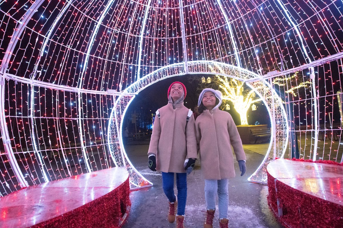 OHHeartofitAll's tweet photo. Ohio's Zoos have amazing holiday lights and many are nominated in USA Today's 10 Best. Vote for your favorite!
➡ https://t.co/jXqdFjPsqd
📍: Wild Winter Lights presented by NOPEC at @clemetzoo https://t.co/YVAmjFGmiu