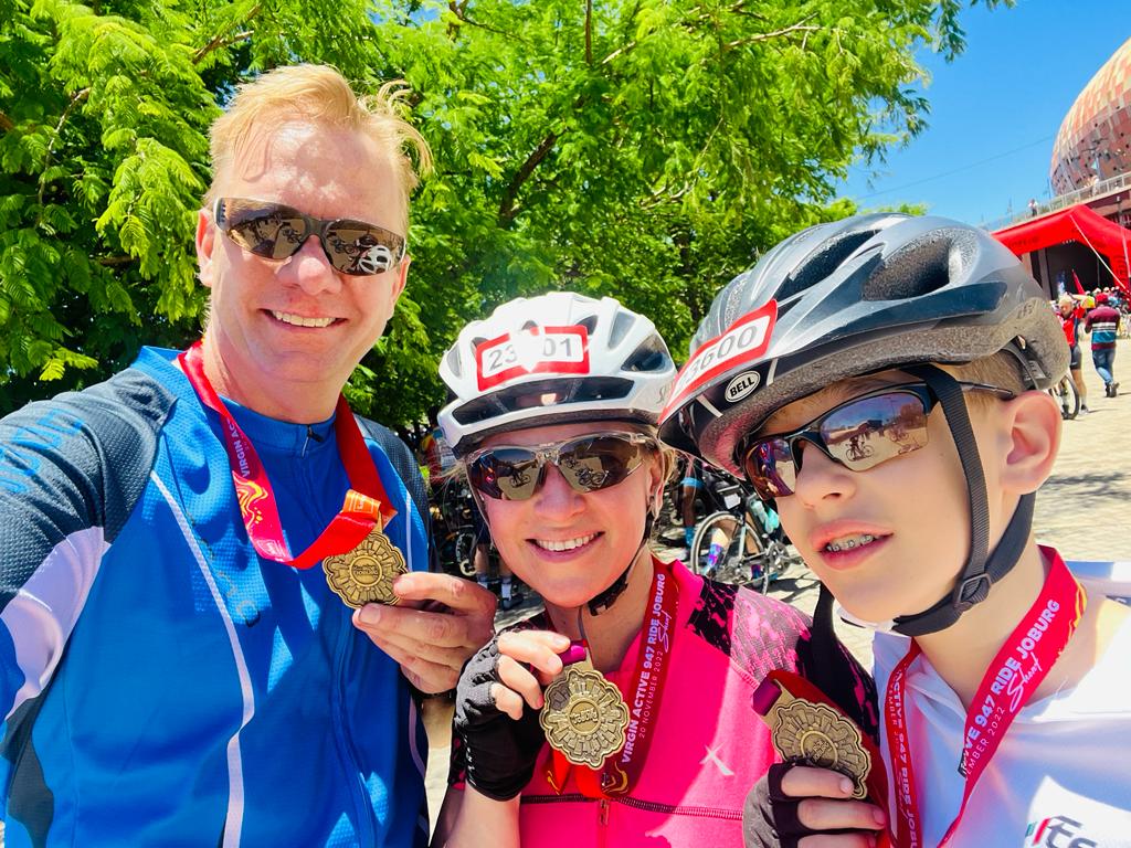 Team St David's Inanda Pandas Lisa-Anne Schafer King, Craig Schafer and @StDavids_Marist Slade King (Grade 6) at the completion of their successful <a href="/RideJoburg/">Ride Joburg</a> ride! #RideForAPurpose #VirginActive947RideJoburg <a href="/MaristOldBoys/">St David’s Marist Old Boys</a>  💛💙🐼