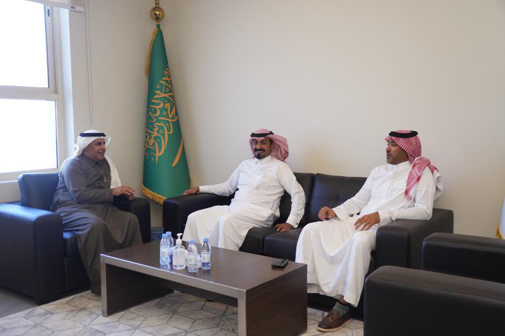 fbsuniversity's tweet photo. استقبل سعادة رئيس جامعة فهد بن سلطان 
د.سعد فرحان القرني رئيس نادي حقل الرياضي
 أ. عمر طلال ابو العز وعضو مجلس الادارة
 أ.خالد جارالله القحطاني في #جامعة_فهد_بن_سلطان 
@fbsuniversity 
@Haql_FC 
#تبوك https://t.co/YXHRTjRMb5