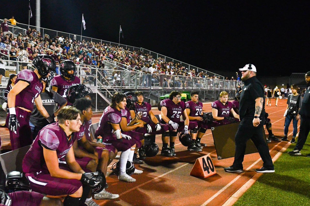 JGil75's tweet photo. This group left a LEGACY that will echo in this community forever! Statistically, the #1 Offense in Lockhart #TLW #DWIT 

-516 points (#1) 
-5,289 yards (#1)
-4,200 rushing (#1)
-62 points playoff game (#1)
-66 TDs (#1) 
-42 points playoff game (#3)
-1,089 passing (#3) https://t.co/KuxorT0U2A