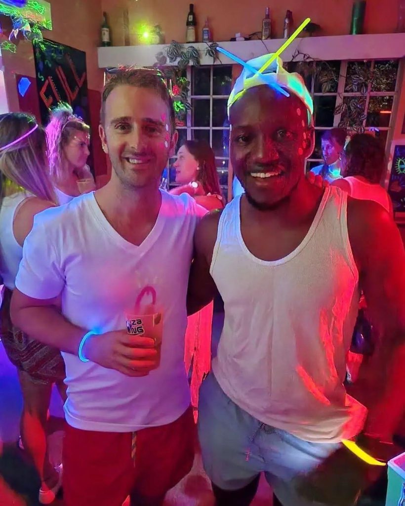MelvynLubega's tweet photo. Siri, What is a lumo party?: “a glow in the dark party, using black light UV lighting and neon clothes and lumo decor, are all the rage with teens, pre-teens and younger kids as well as adults.”

<see story to see #carl_wiesner’s t-shirt> 🙈

#LifeIsToBeLived
#ForeverYoung
#Lumo https://t.co/rXyyQhsiZ3