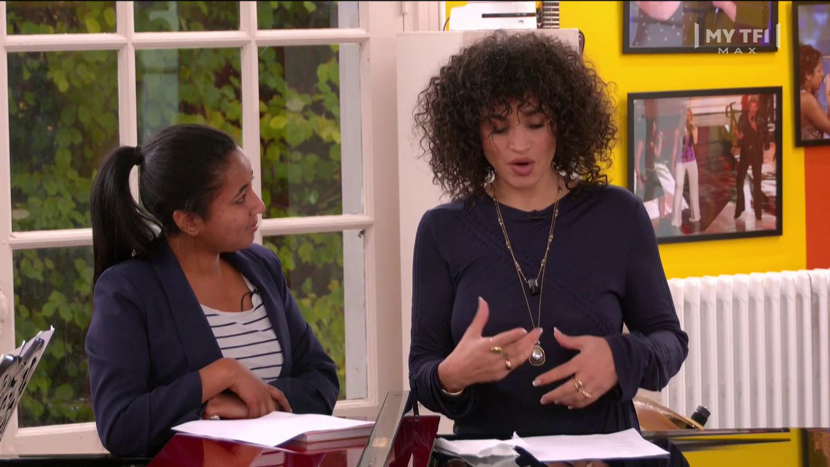 staracreact's tweet photo. Camelia "j'ai l'impression que la musique est salvatrice dans ta vie. C'est les chansons que j'aime, chargé mais lumineux, on a pas voulu raconter les douleurs et les souffrances car tu les a en toi." #StarAcademy https://t.co/xBijbE765n