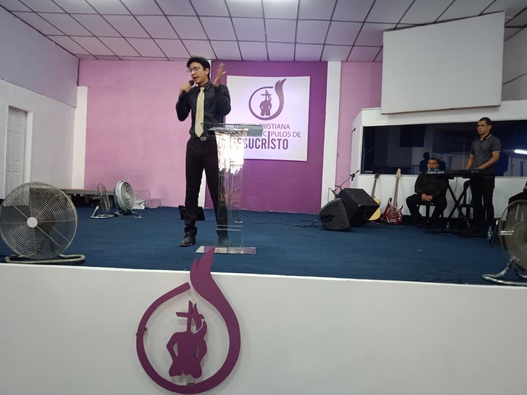 Cuando tu reconoces que la paga y la recompensa vienen del cielo, eso te hace ser manso. 

Adorador Irving González
#SedMasoyHumildeDeCorazon