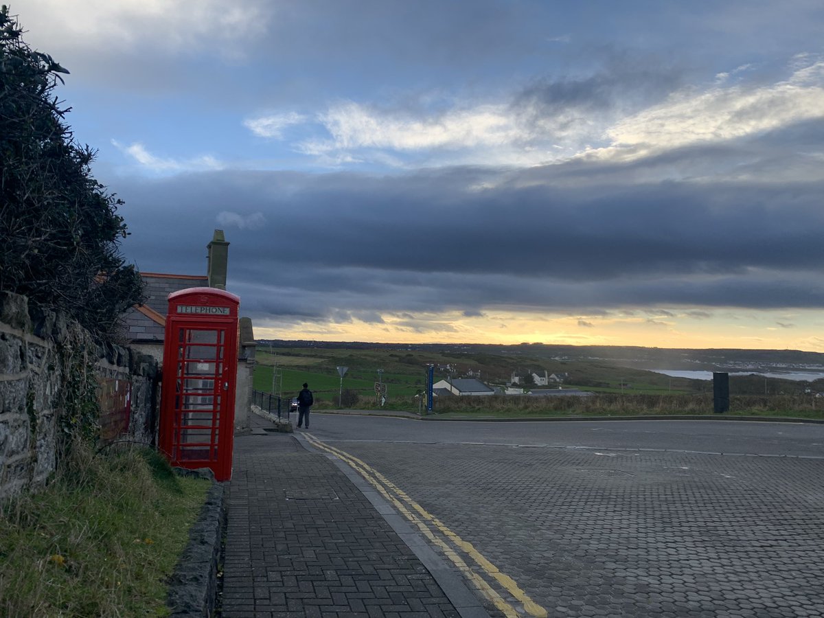 EmmCeeCurdy's tweet photo. #FlatBlueRaider goes to Ireland. https://t.co/QR54F1hqYi