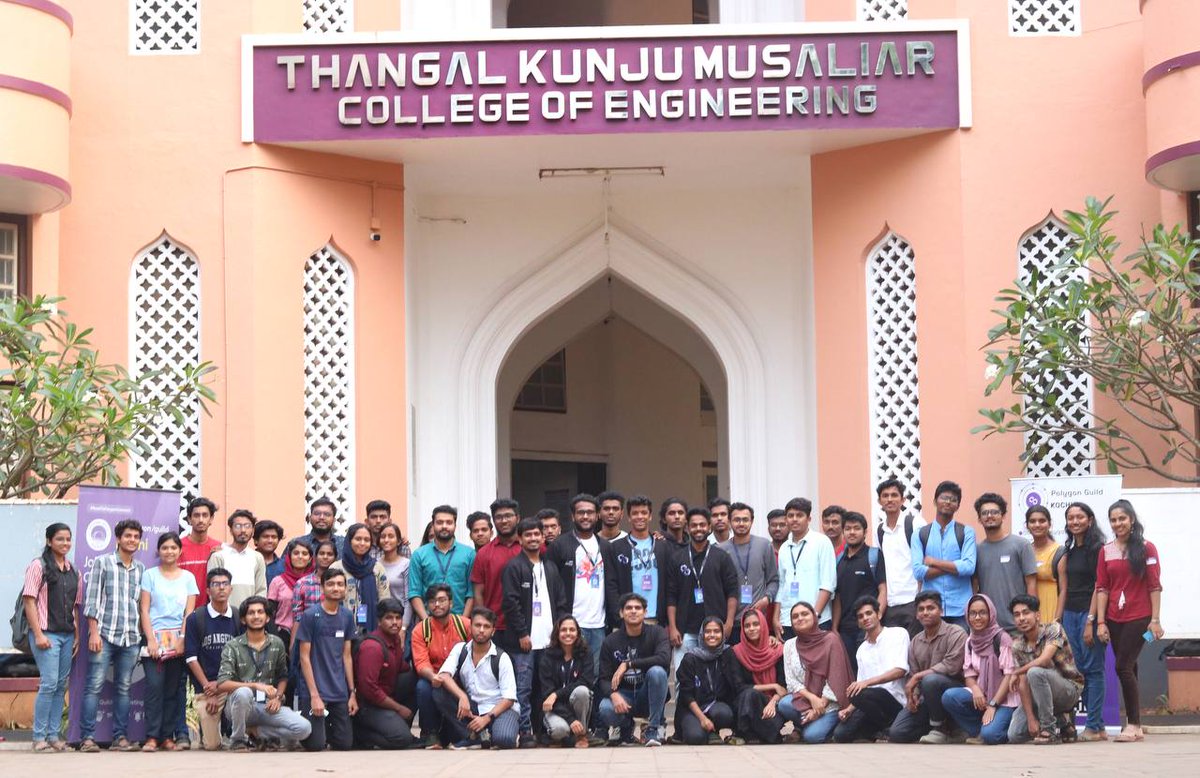 polygonguildkch's tweet image. An exhilarating event.
An intriguing crowd.
An engaging session.
Kollam was truly a blast🚀💥
We hope you met your web 3 tribe here💜