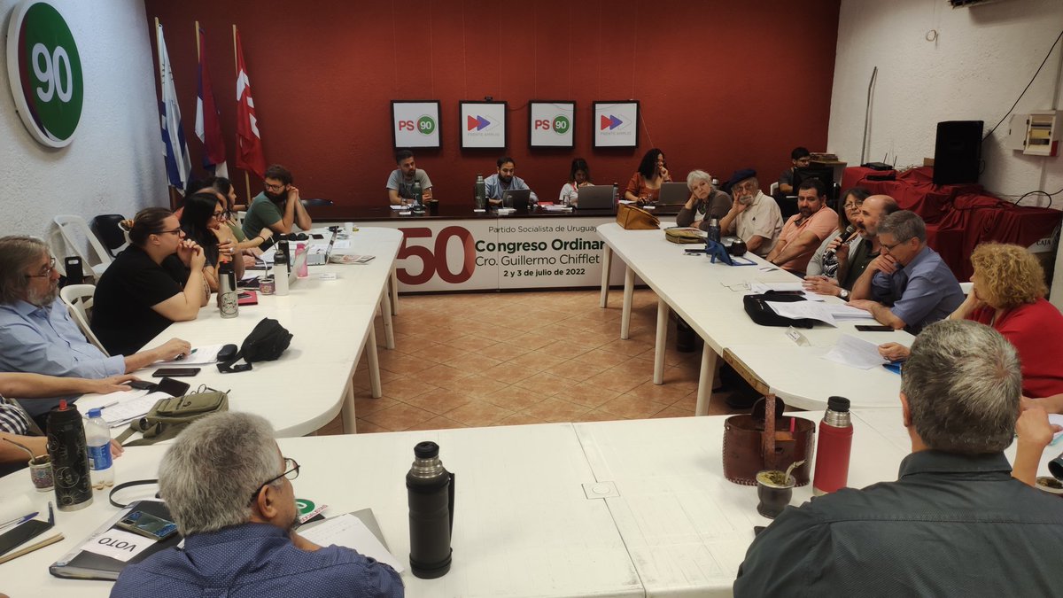 Socialistas90's tweet photo. 📷 Segunda jornada de sesión del Comité Central de @Socialistas90. 

#ComitéCentral
#SegundaSesión
#PartidoSocialistaDeUruguay
🟢🔴🔵⚪ https://t.co/h13uNSUCXt