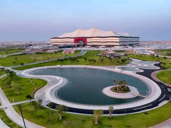 MnalAlrhman's tweet photo. ملعب البيت
الافتتاح الرسمى للملعب كان فى 30 نوفمبر 2021 ضمن فعاليات كأس العرب، و استضاف مباراته الأولى بين قطر و البحرين.بعد المباريات سيتم تحويل المساحات الزائدة أيضاً إلى فندق من فئة الخمسة نجوم مع مركز تسوق.شرفات تطل على أرض الملعب.
#FIFAWorldCup2022 
#مونديال_قطر2022 https://t.co/Tv7ZMNSTFN