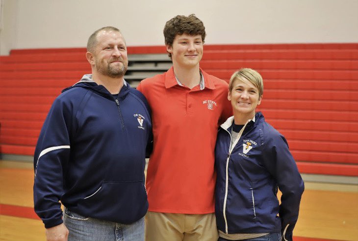 heathandrews8's tweet photo. Thank you for everyone that attended my signing. Thank you for Teachers, Coaches, Family, and Friends that have helped me get to this point in my life.
GO PACK!! @TeamvaB @KnightsJrhs @PanthersProgram @ClintChrysler @NCSUFans @Elliott_Avent @ChrisHart21 @NCStateBaseball https://t.co/lZkqVRGAdM