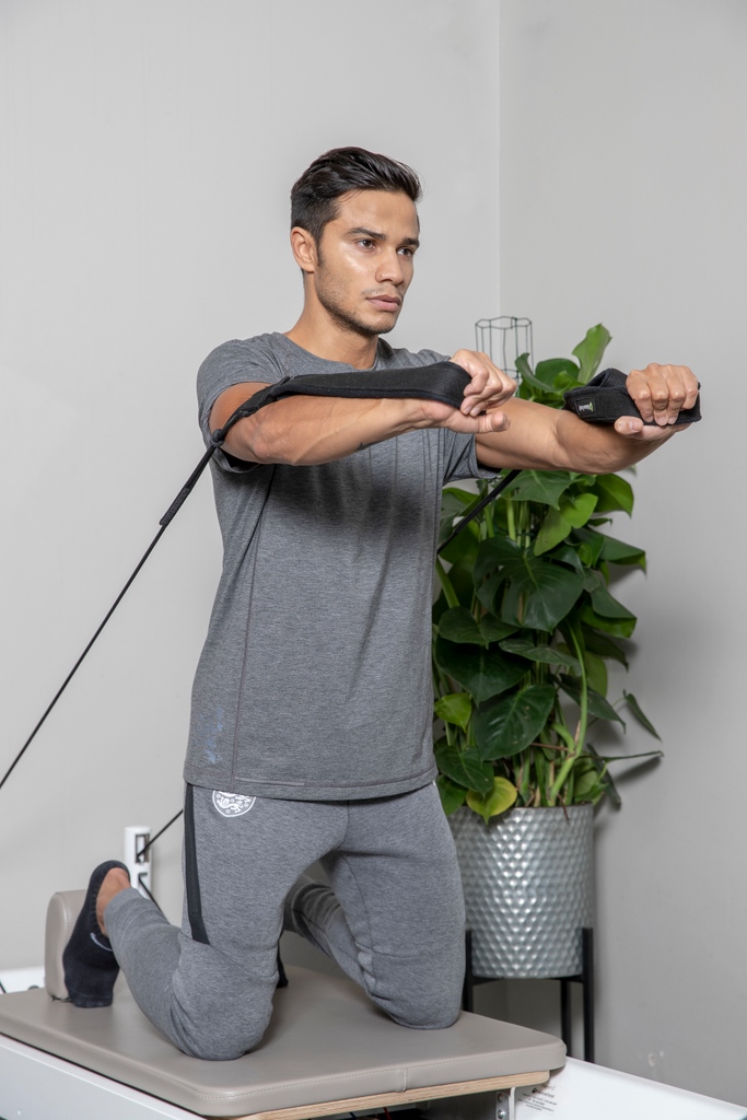 vragency's tweet photo. Boost your brand 🥊⁠
Showing your professionalism in a Pro way is key, especially in the digital world!⁠
⁠
Our team of creatives can help you do that.⁠
⁠
Get in touch to know more⁠
https://t.co/hMPmVfhk1y⁠
#pilates #photography #vragency https://t.co/K7kXRs1v6a