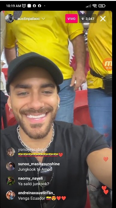 M_Isabel_Tirado's tweet photo. El Rey en Qatar 🇧🇭. Gracias abejita  @AustinPalao apoyando a Ecuador, sabes que acá te amamos. Disfruta del mundial!!!! 🐝🇵🇪🇪🇨😍🥰⚽🇧🇭
#TeamAbejitas https://t.co/NG4Z0WwVg0