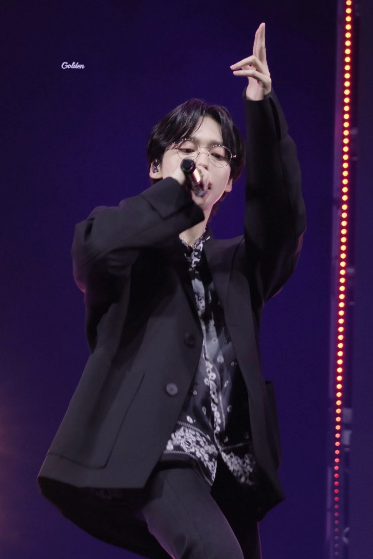 Golden_0817's tweet photo. 221118 K-뮤직 평창
#김진우 #JINU  #KIMJINWOO #WINNER  #위너 https://t.co/V29p2LhYmk