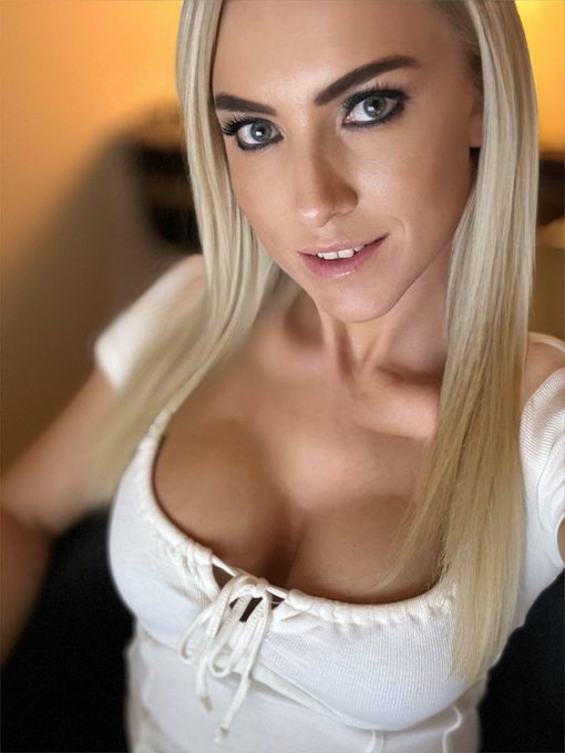 ❤️ Smile for you ❤️ Happy Sunday - Was macht ihr sch&ouml;nes ?  #daynia #selfie #selfietime #blonde #smile<a href="/tag/selfie"class="tags"><span>#selfie</span></a><a href="/tag/photooftheday"class="tags"><span>#photooftheday</span></a><a href="/tag/smile"class="tags"><span>#smile</span></a><a href="/tag/picoftheday"class="tags"><span>#picoftheday</span></a><a href="/tag/follow"class="tags"><span>#follow</span></a>