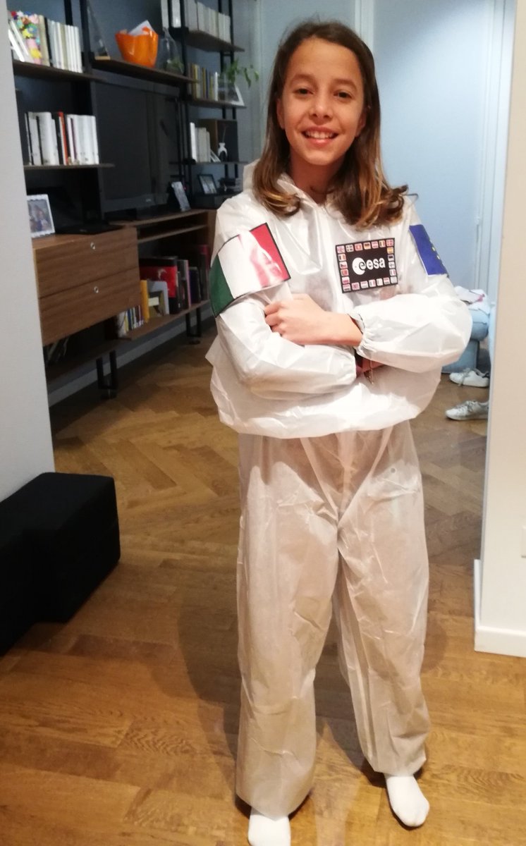 Compito di scuola: "interpreta un personaggio iconico"
Ecco Caterina nei panni di <a href="/AstroSamantha/">Samantha Cristoforetti</a> 🛰