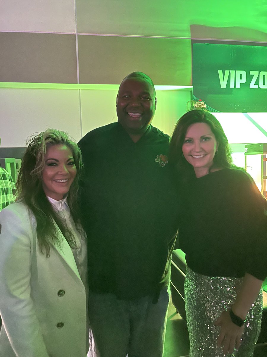 Patrick Kabongo meeting Mayor Masters <a href="/CityofRegina/">City of Regina</a> and Dawn <a href="/KobySK/">Dawn Kobayashi</a> at Riderville Grey Cup festivities. Kabongo loves Regina!