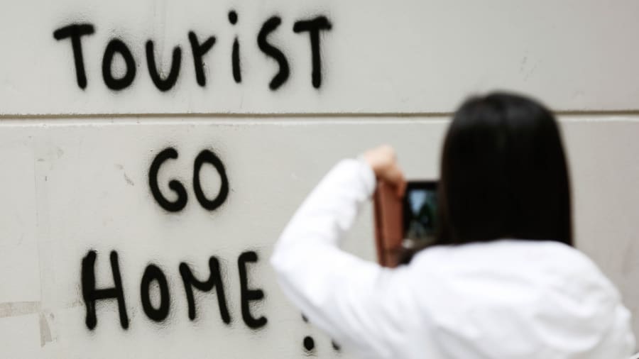 avnbuf's tweet photo. A word of today: 'Americans'.  In context, those traveling outside of US borders, attempting to throw their weight round, push for THINGS (only) for their particular habits.  Hubris! I just remember that look on the Frenchman's face when he said "Americans" with disgust. https://t.co/0IaZxaGVGV