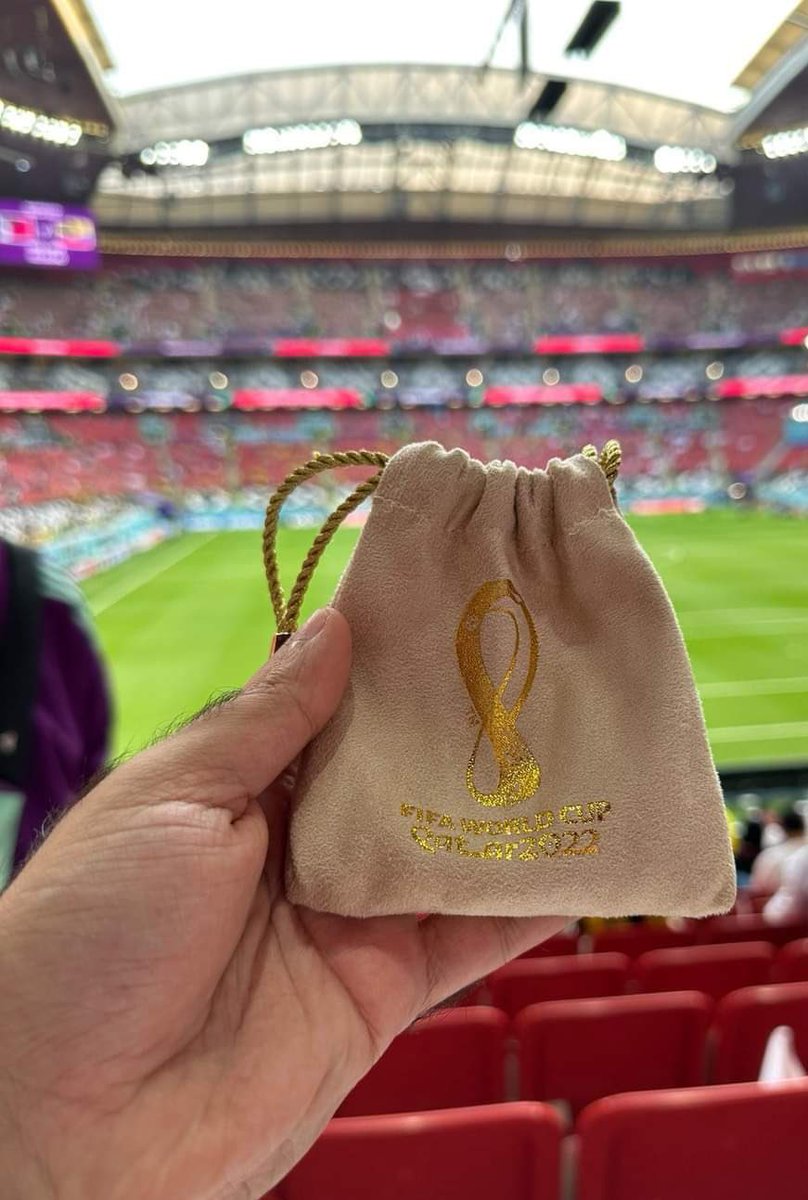 🇶🇦 - Distribution of musk in the stadium to all fans.