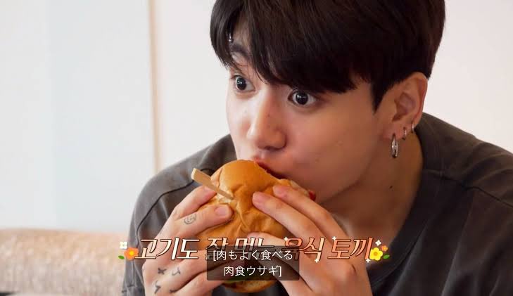 JK_JK_JK_JJK's tweet photo. こちらが噂のBTSの人です
チョンジョングク 日本年齢25歳です。 https://t.co/HAZR4G079z