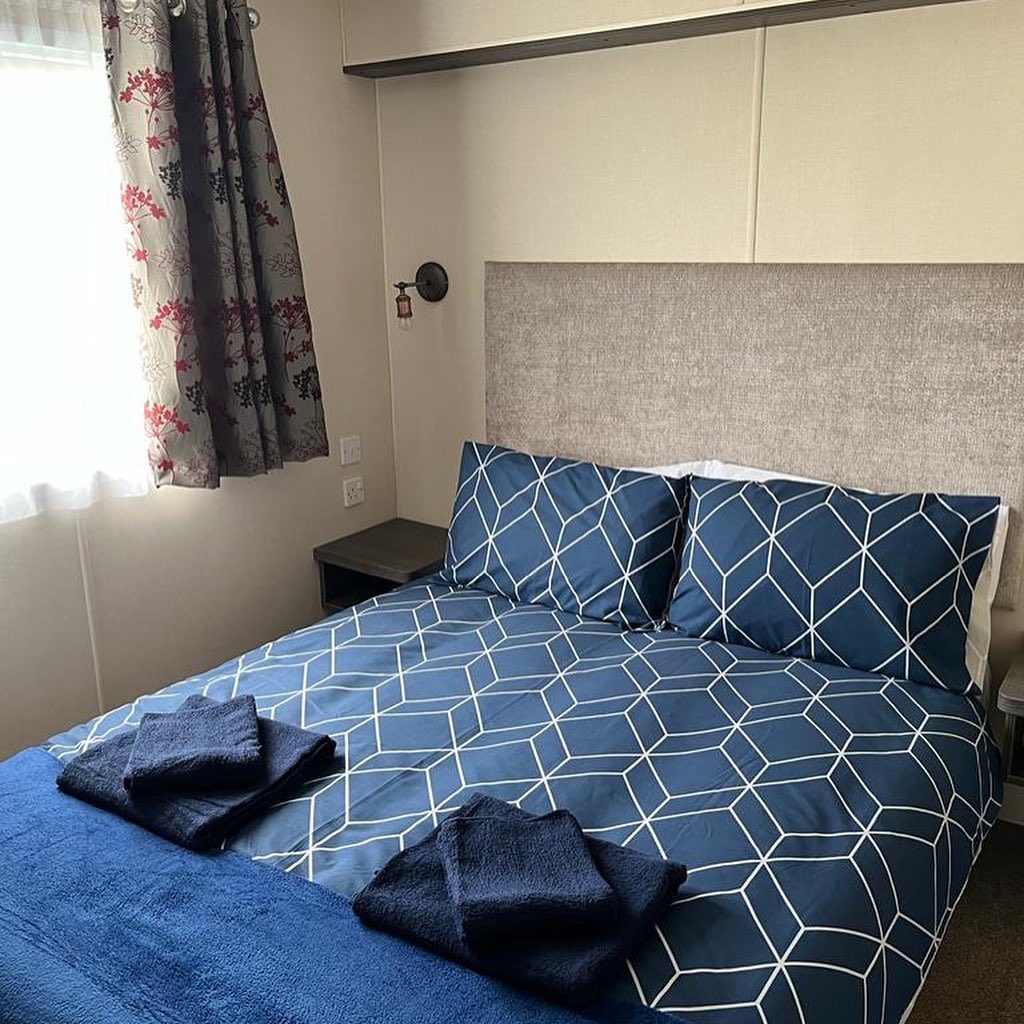 JssmCaravan's tweet photo. 4 berth holiday caravan available for hire in Paignton Devon. Contact me for availability. https://t.co/fDyKmGm4pM