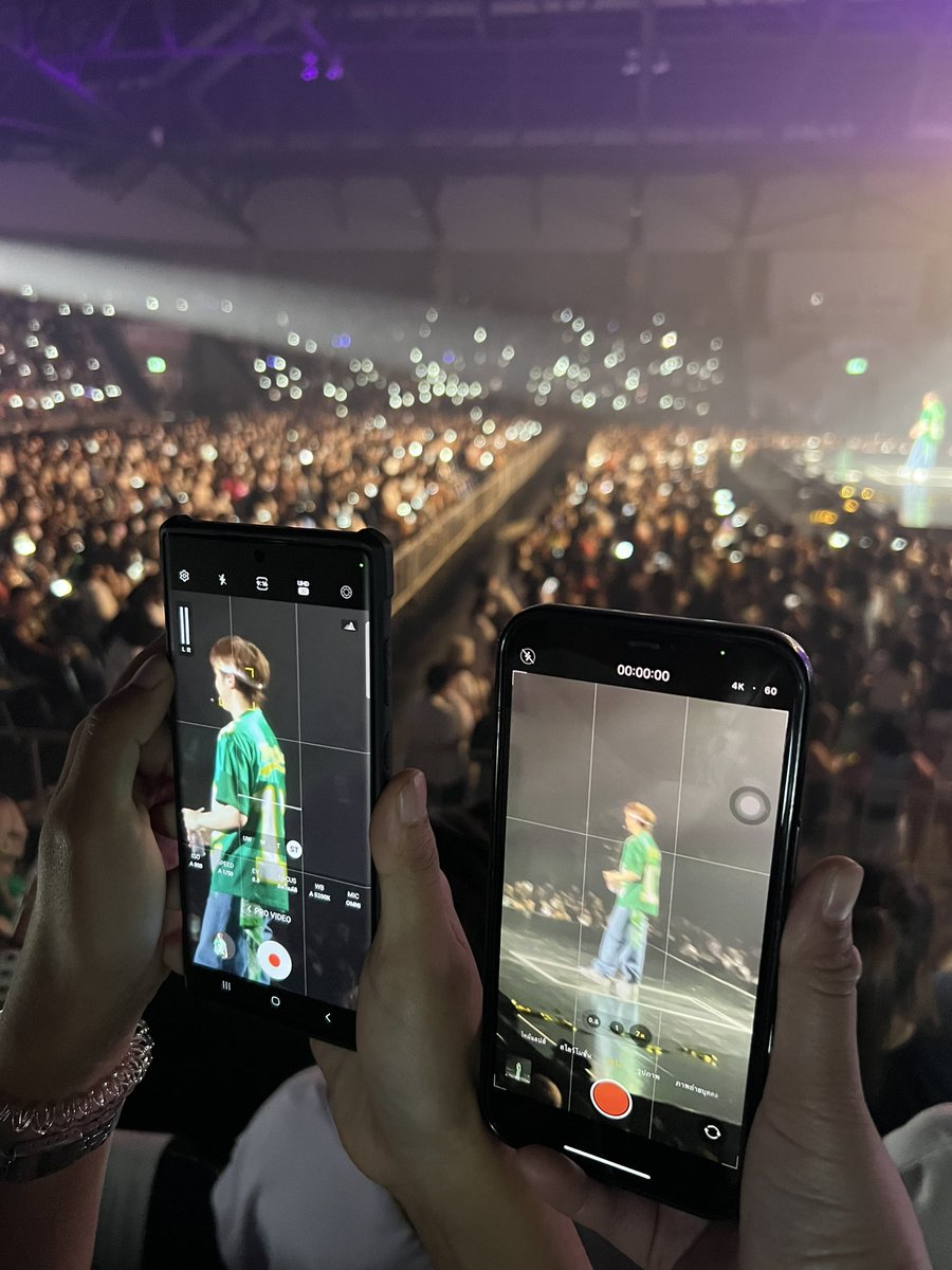 ได้แต่คิดแล้วก็สงสัยว่าทำไมราคาใกล้เคียงกันแต่ให้กล้องสเปคใกล้เคียงกันไม่ได้ 😭😭

ซ้าย เลนส์ไกลสุดของS22 
ขวา ซูมสุดของIPhone