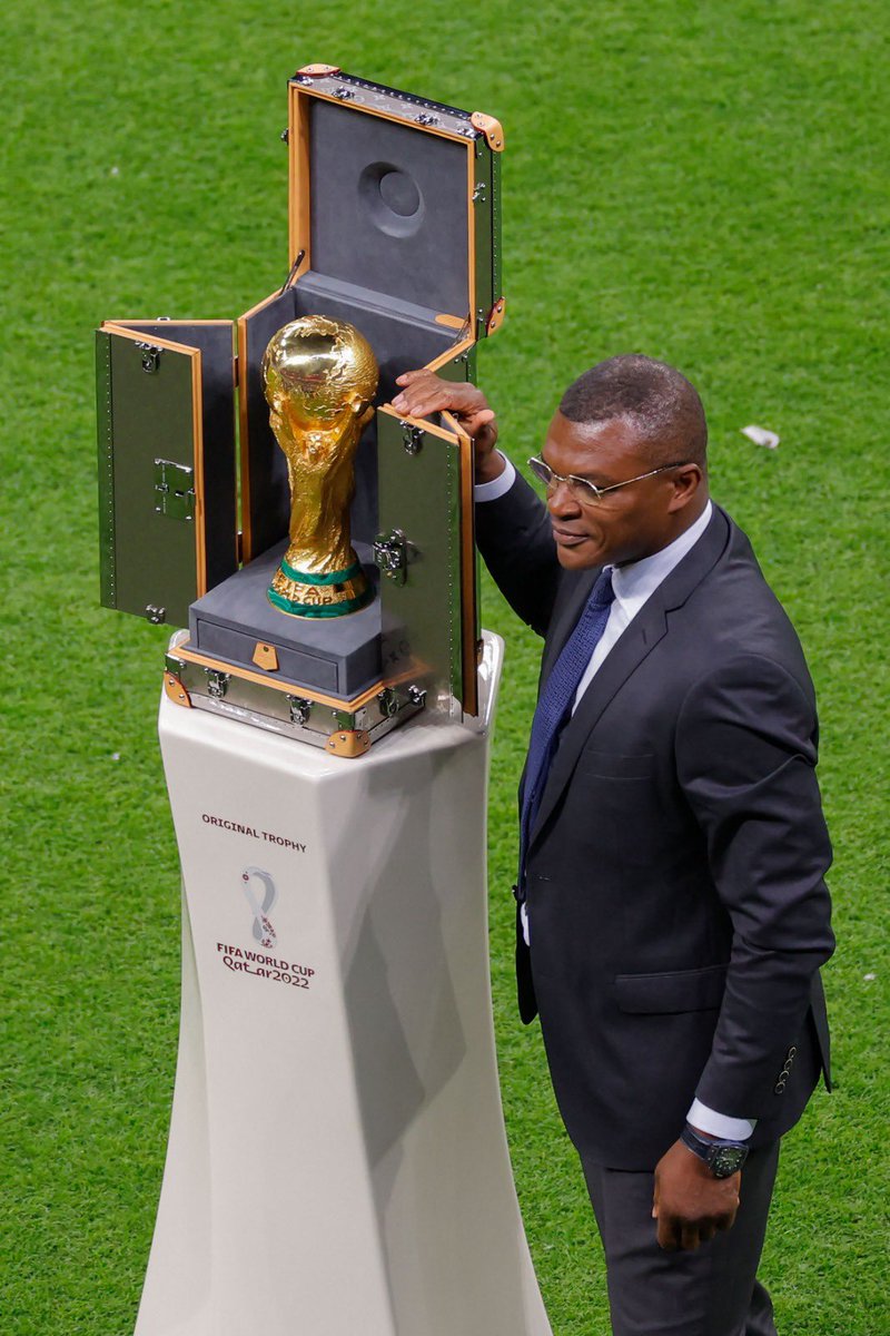 MktDeportivaInt's tweet photo. Original Trophy #FIFAWorldCup2022 #Qatar2022 https://t.co/wRA3wLed3G