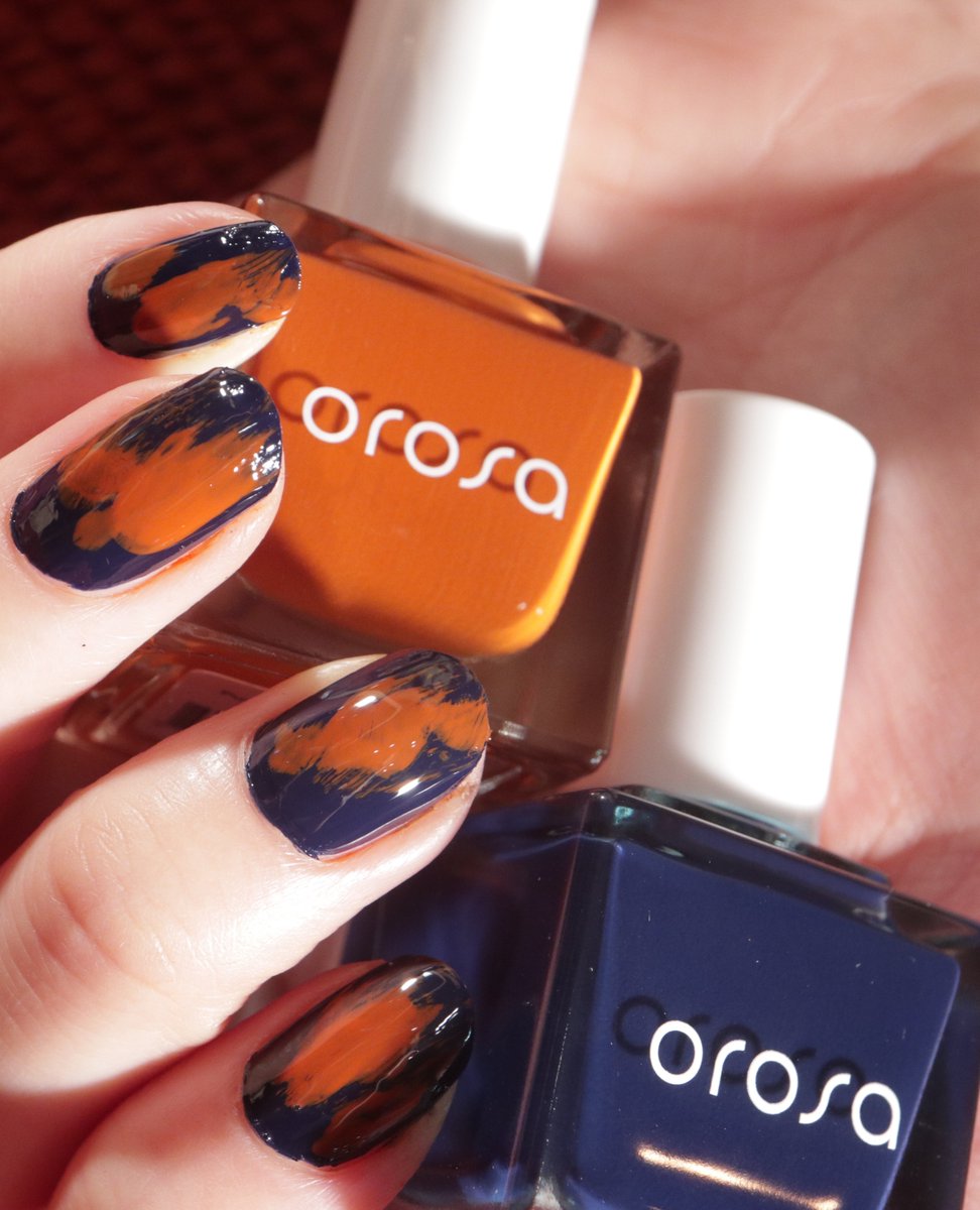orosabeauty's tweet image. A super quick #FallMani with Brick &amp;amp; Midnight 🧡💙⁠
⁠