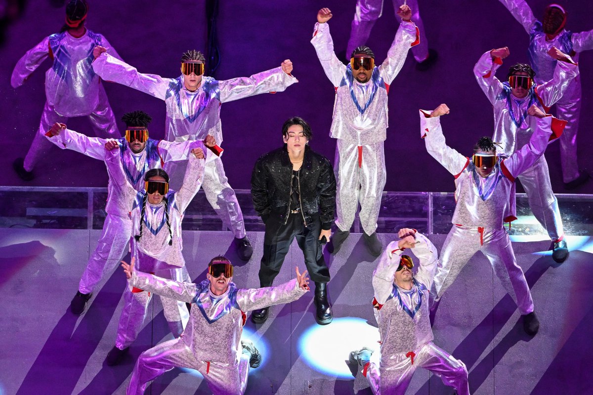 soccerdotcom's tweet photo. Jung Kook of BTS headlined the @FIFAWorldCup  opening ceremony 🔥 https://t.co/BoGC74IT6F