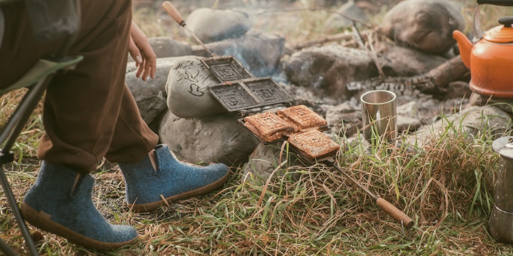 Warm up with Glerups. 

#Glerups #OutDoorSlippers #Slippers #AllNatural #Wool #WarmFeet